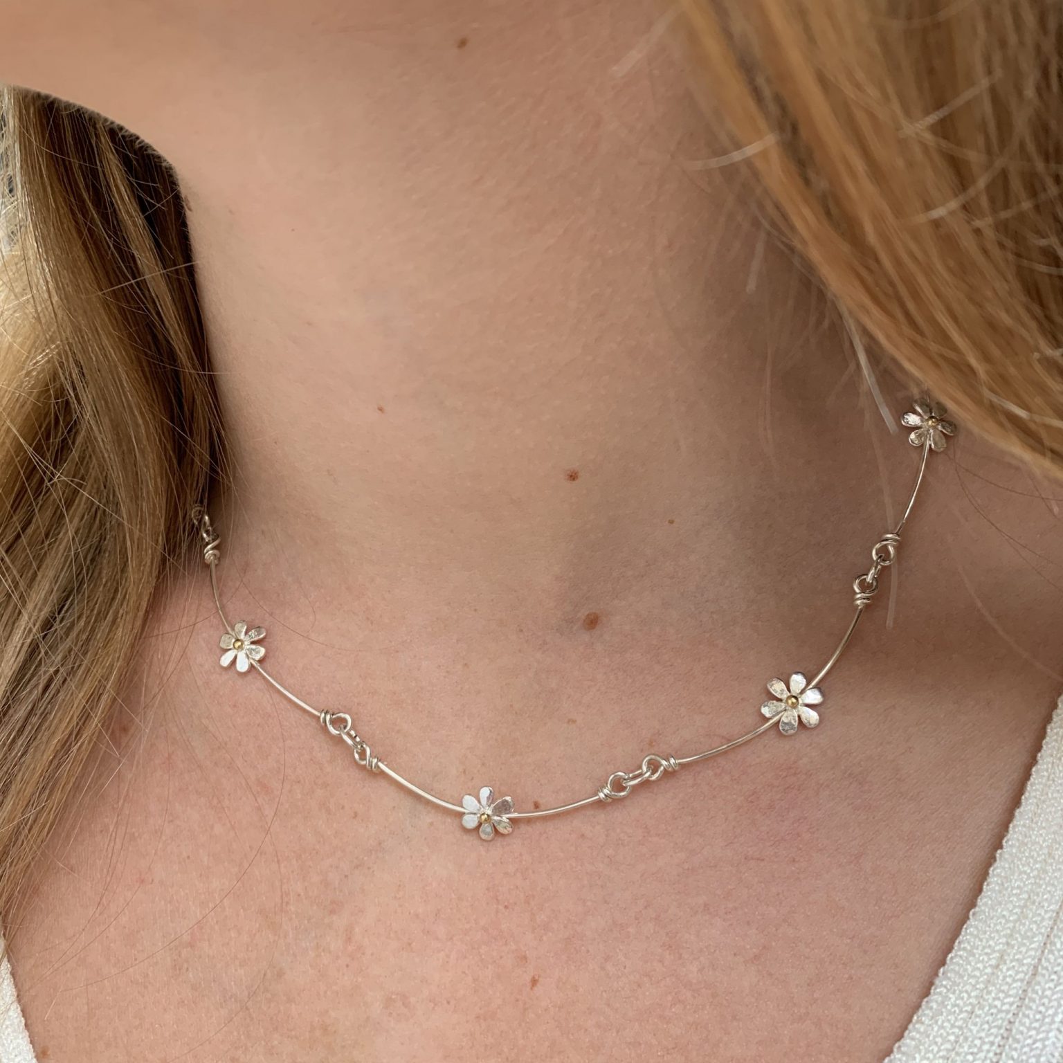 Silver daisy choker necklace