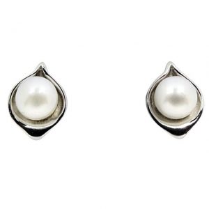 Silver Pearl Stud earrings