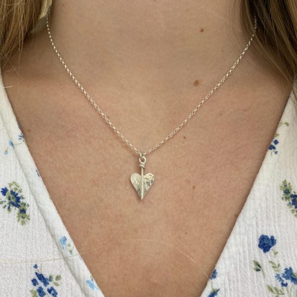 Pre-Raphaelite Large Heart Necklace - Image 3
