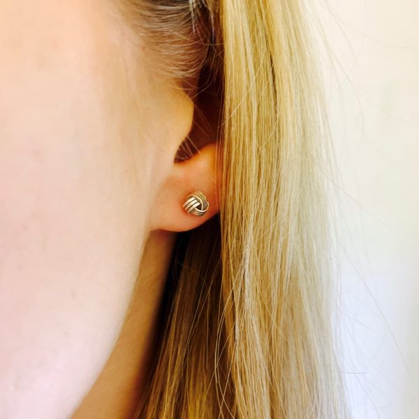 Small Knot stud earrings - Image 2
