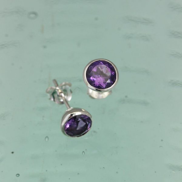 Amethyst stud earrings - Image 2