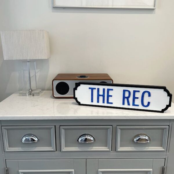 "THE REC" sign - Image 3