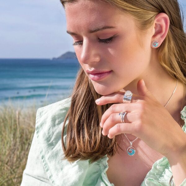 turquoise-wave-pendant on sterling silver chain